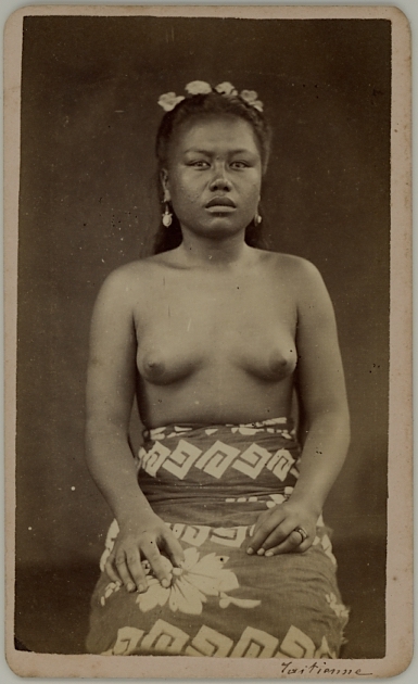 Portrait of a young, bare breasted, woman of Tahiti. Ca. 1875-80 - S. Hoare