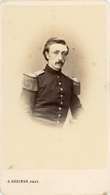 Onbekende Gentis (man) in uniform